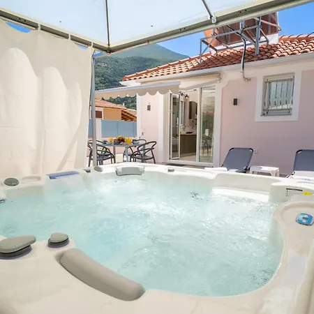 Amazona Ferienhaus *